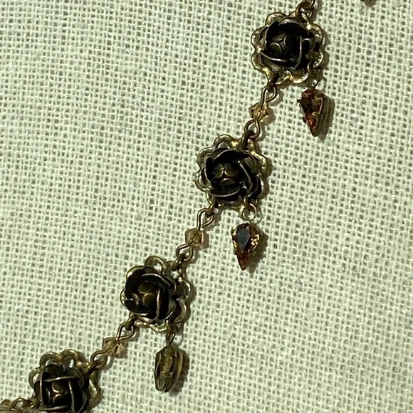 Liz Palacios Signed Pear-Shaped CrystalFlower Choker Necklace - Picture 8 of 14